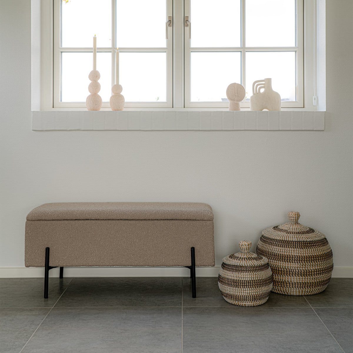 Watford Bench - Banc en bouclé avec rangement, beige avec pieds noirs, 95x36,5x46 cm, HN1233